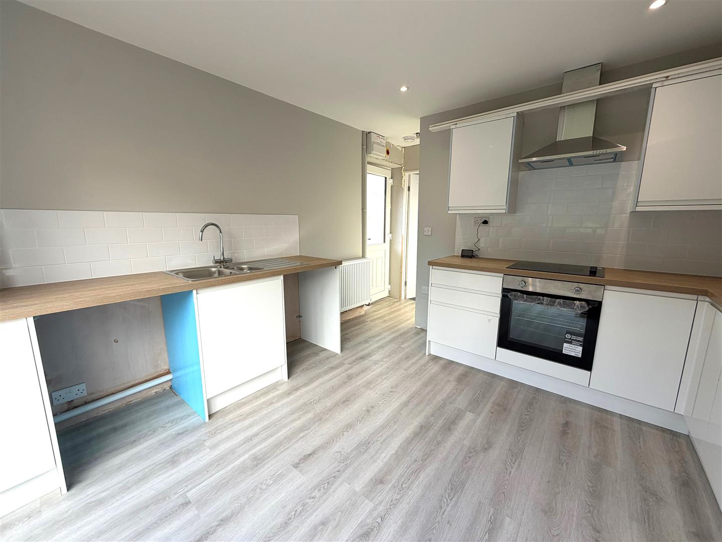 Maes-Y-Felin, Ravenhill, Swansea, SA5 5DW